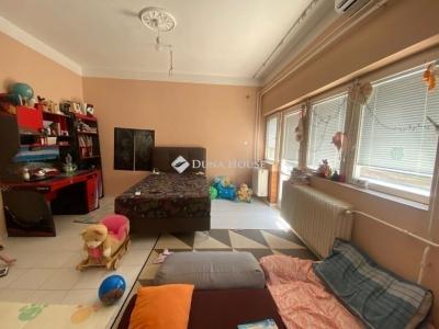 Eladó családi ház Budapest