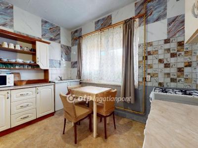 Eladó lakás Ormosbánya