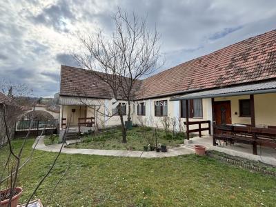 Eladó családi ház Etyek