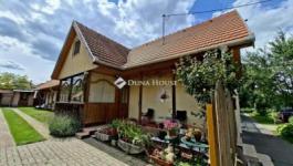 Eladó családi ház Etyek