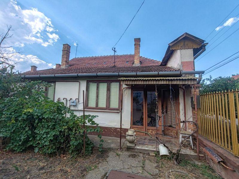 Eladó ház Csongrád