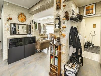 Eladó családi ház Érd