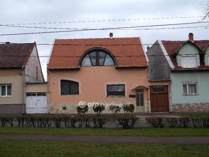 Eladó családi ház Gyöngyös