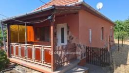 Eladó családi ház Cegléd