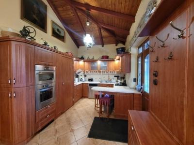 Eladó családi ház Vecsés