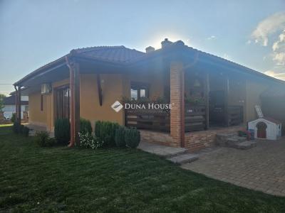 Eladó családi ház Győrladamér