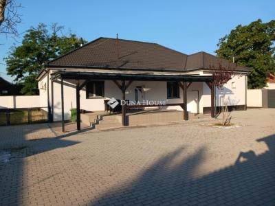 Eladó családi ház Budapest