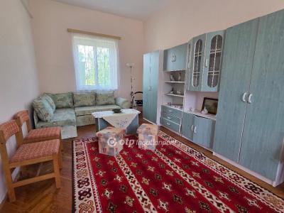 Eladó lakás Mezőhegyes