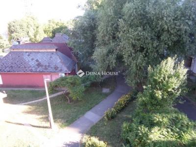 Eladó lakás Komló