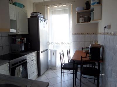 Eladó lakás Komló