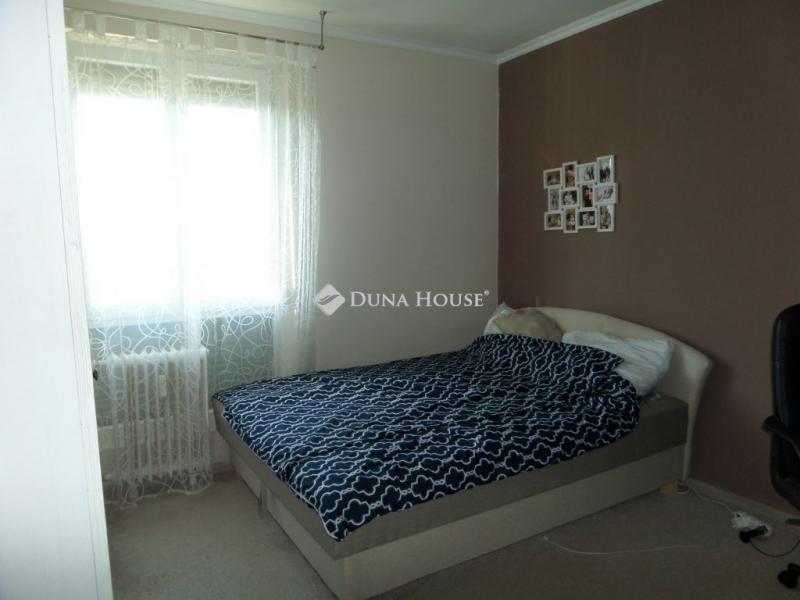 Eladó lakás Komló