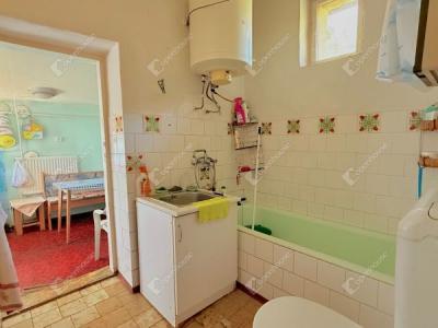 Eladó családi ház Káva