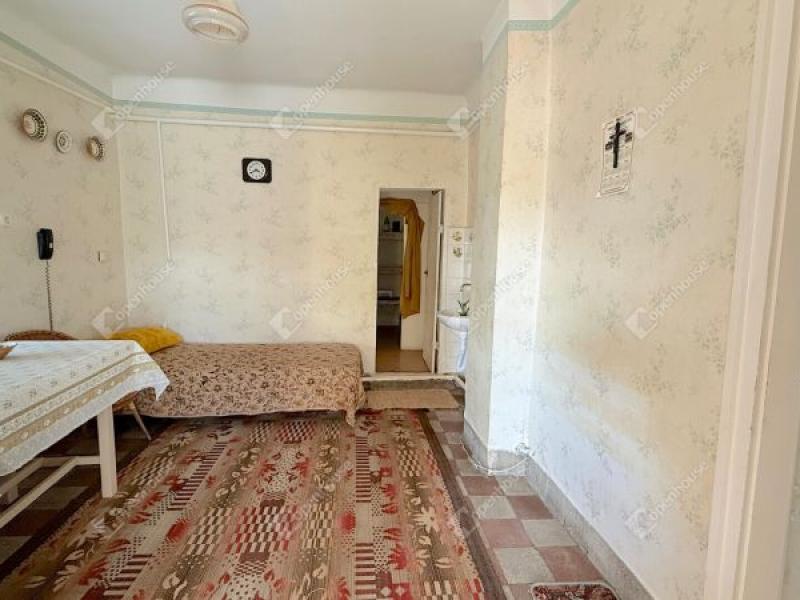 Eladó családi ház Káva