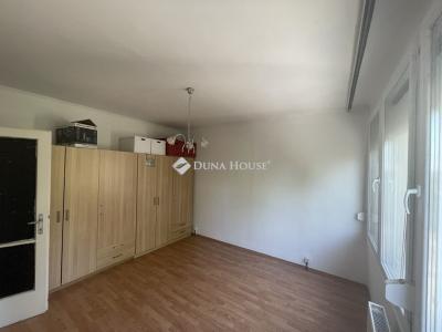 Eladó lakás Dombóvár