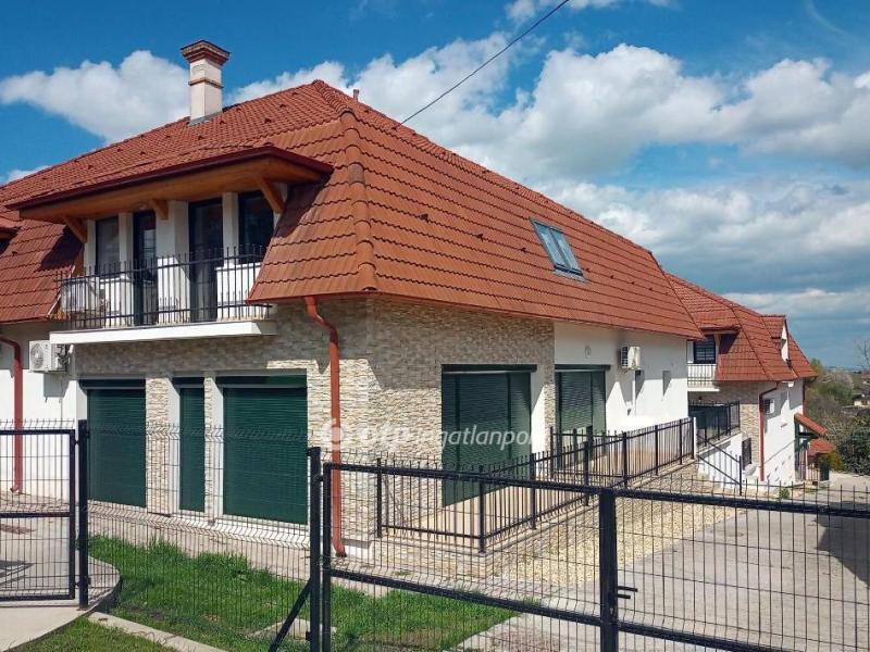 Eladó lakás Fonyód