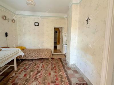 Eladó családi ház Káva