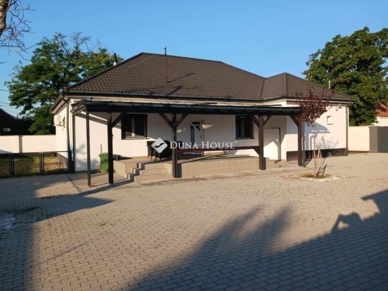 Eladó családi ház Budapest