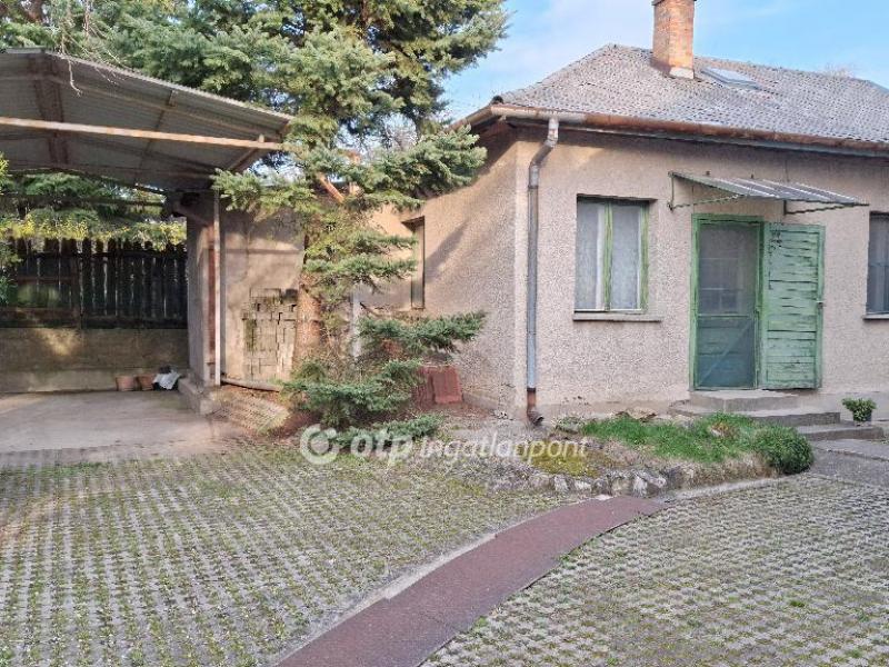 Eladó családi ház Budapest