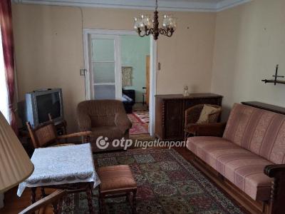 Eladó családi ház Budapest