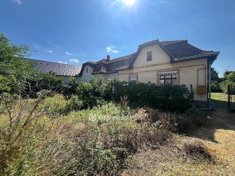 Eladó családi ház Debrecen