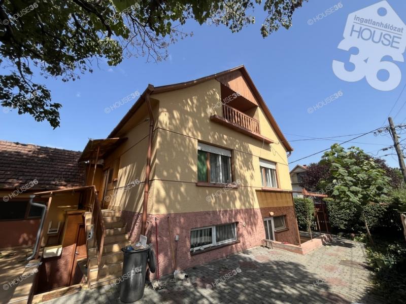 Eladó családi ház Solt