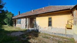 Eladó házrész Cegléd