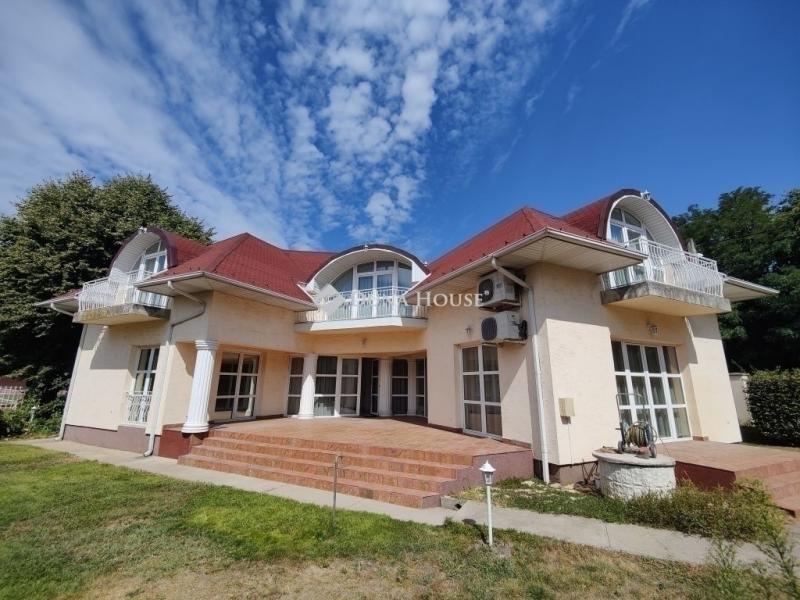 Eladó családi ház Budapest