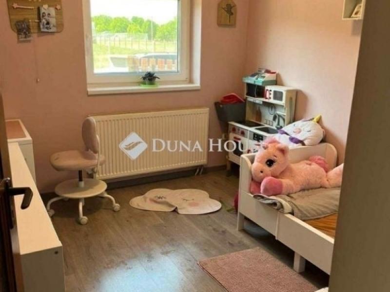 Eladó családi ház Cegléd