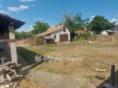 Eladó családi ház Csépa