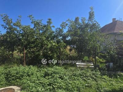 Eladó lakóövezeti telek Tetétlen