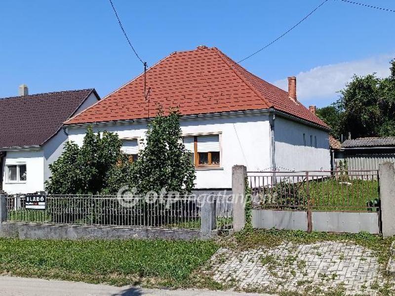 Eladó családi ház Bakonybél