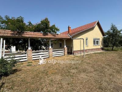Eladó családi ház Kétegyháza