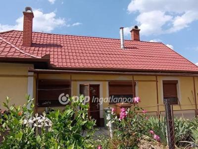 Eladó családi ház Békés