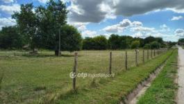 Eladó lakóövezeti telek Lajoskomárom