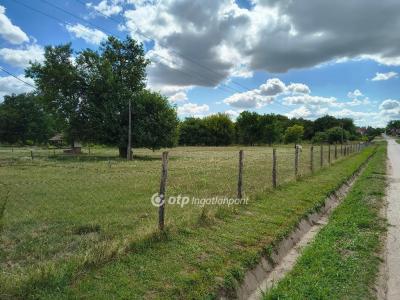 Eladó lakóövezeti telek Lajoskomárom
