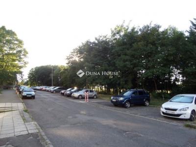 Eladó lakás Komló