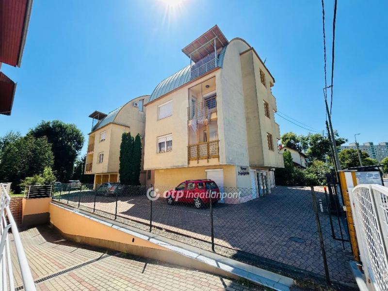 Eladó lakás Debrecen