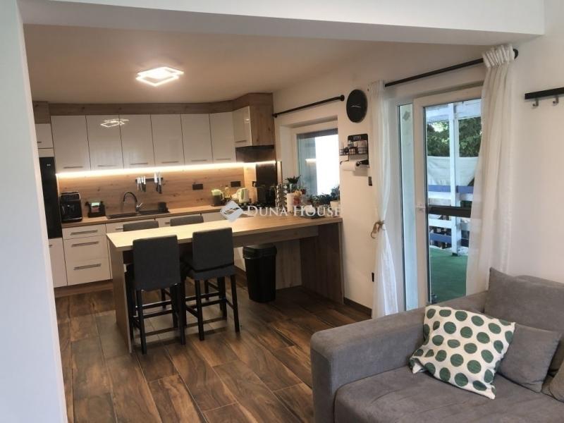 Eladó családi ház Mogyoród