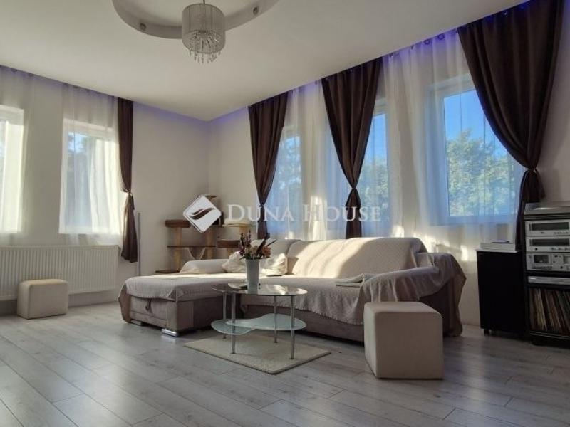 Eladó családi ház Monor