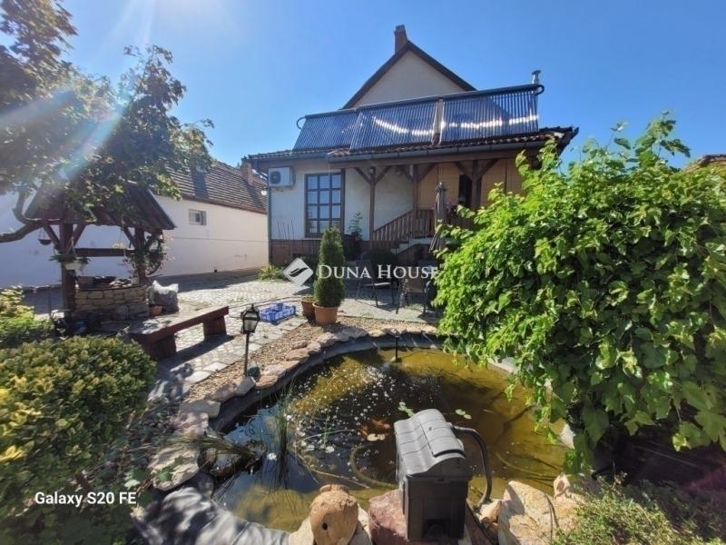 Eladó családi ház Vecsés