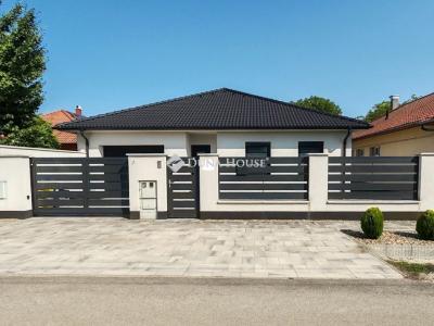 Eladó családi ház Békéscsaba