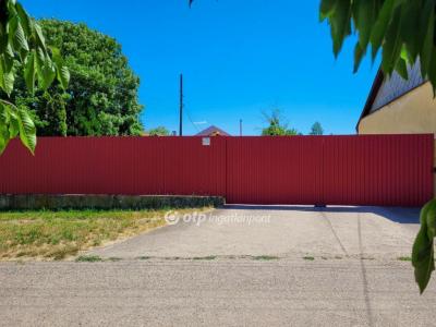 Eladó családi ház Hajdúnánás