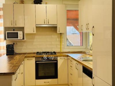 Eladó családi ház Mikepércs