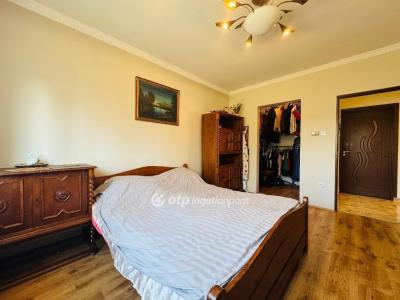 Eladó családi ház Mikepércs