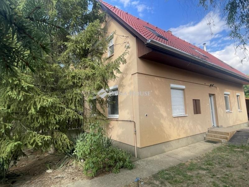 Eladó családi ház Kecskemét