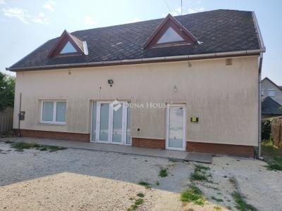 Eladó családi ház Gyál