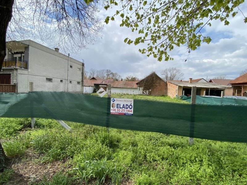 Eladó lakóövezeti telek Békéscsaba