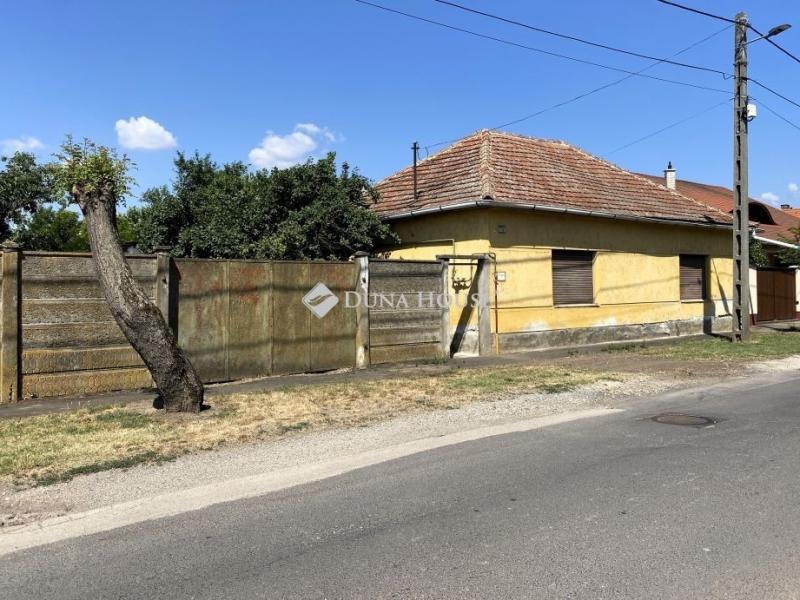 Eladó családi ház Békéscsaba