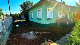 Eladó családi ház Újszilvás