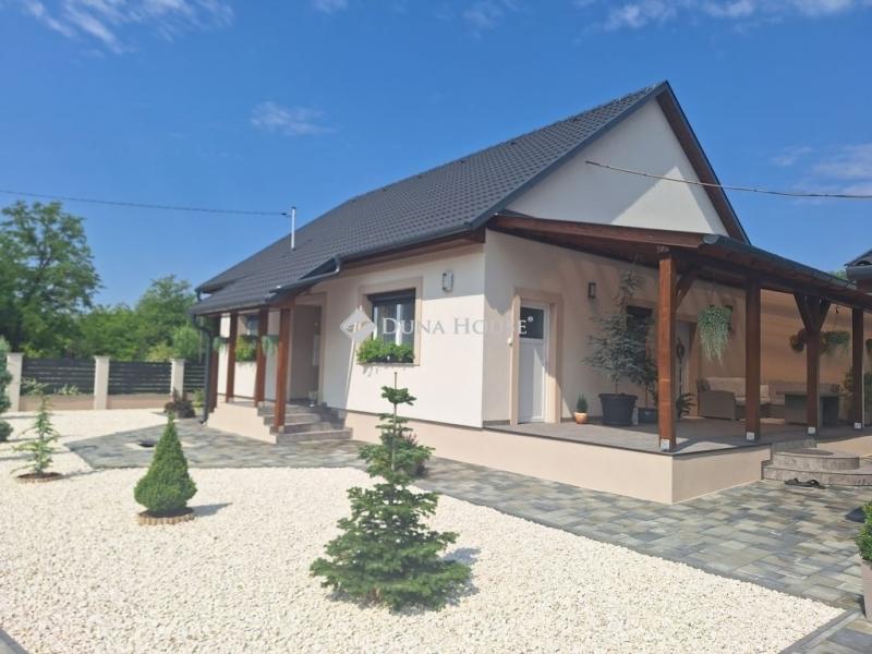 Eladó tanya Kerekegyháza